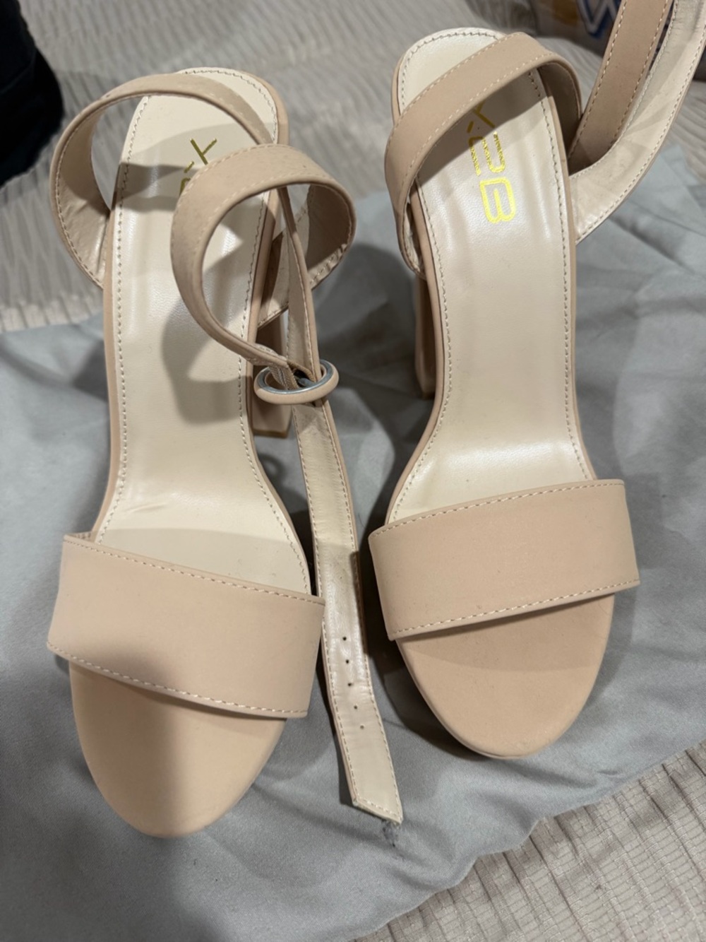 Women’s Neutral Beige Strappy Block Heel Sandals - Elegant Everyday